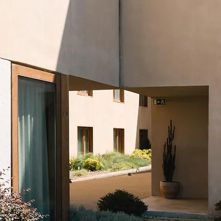 Hotel Outsite Mouco